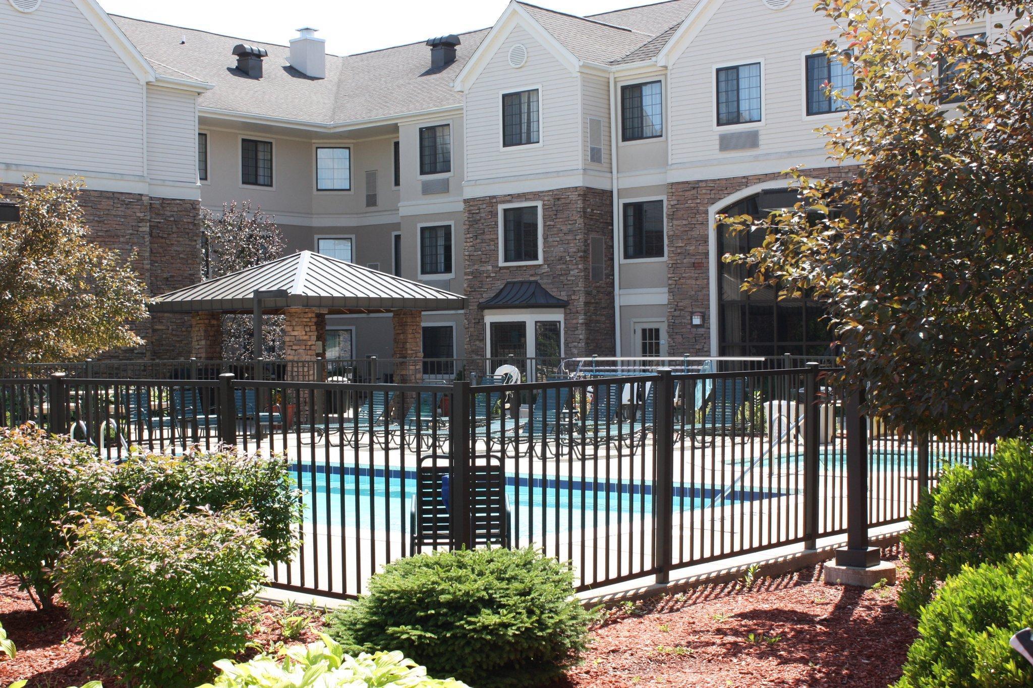 Staybridge Suites Grand Rapids-Kentwood By Ihg Cascade Exterior foto